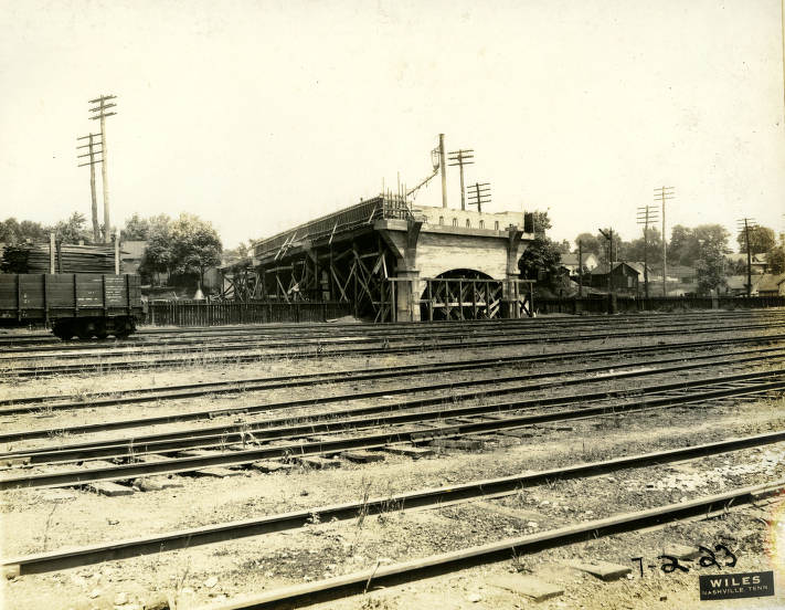 Construction of the East Nashville Viaduct, 1923