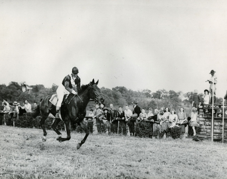 Iroquois Memorial Steeplechase, 1943