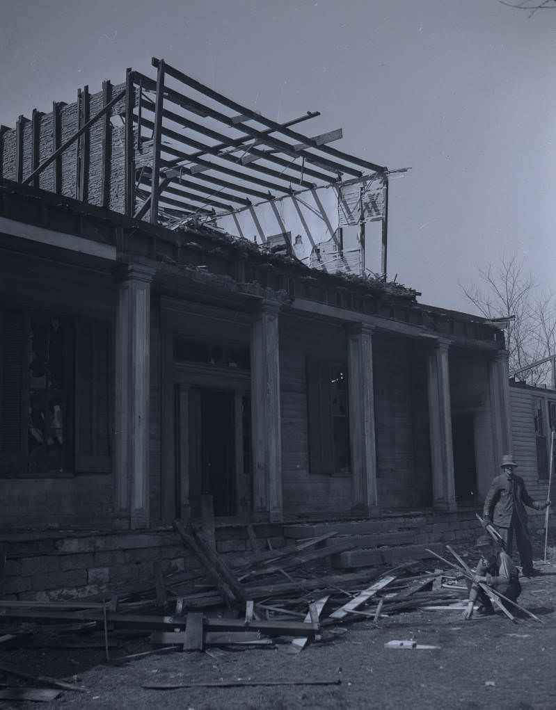 Henry Driver home being razed, Nashville, Tennessee, 1941