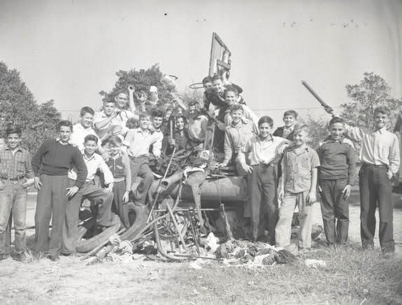 Salvage scrap drive in Nashville and Middle Tennessee region, 1942