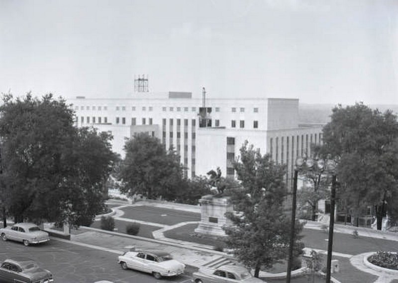 Andrew Jackson equestrian statue at Tennessee State Capitol Building, 1953