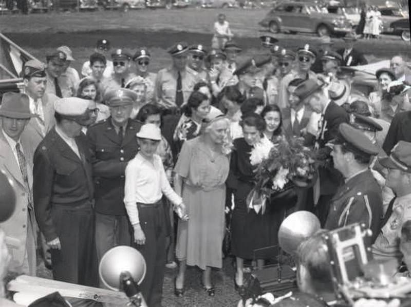 General Douglas and Jean Faircloth MacArthur and son visit Murfreesboro, Address at Middle Tennessee State College, 1951