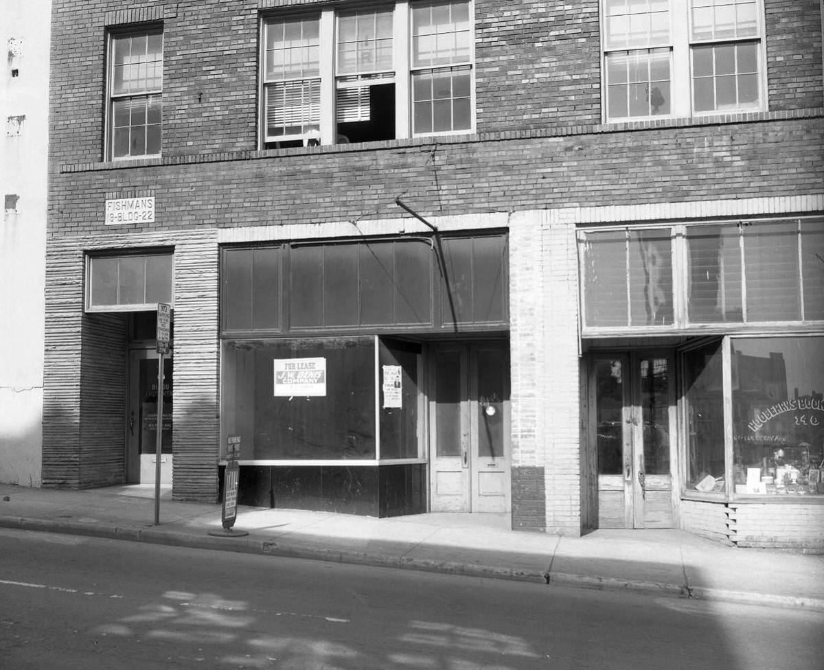 Hooberry’s Book Store, Country Kitchen and Clifton Apartments, Nashville, Tennessee, 1950