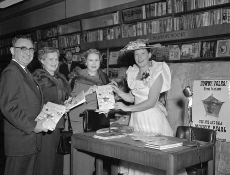 Minnie Pearl with Jim Perkins and others at Zibart’s Book Store, 1954