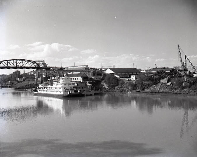 Nashville Bridge Company, 1957