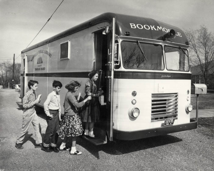 The Nashville Public Library bookmobile, 1957