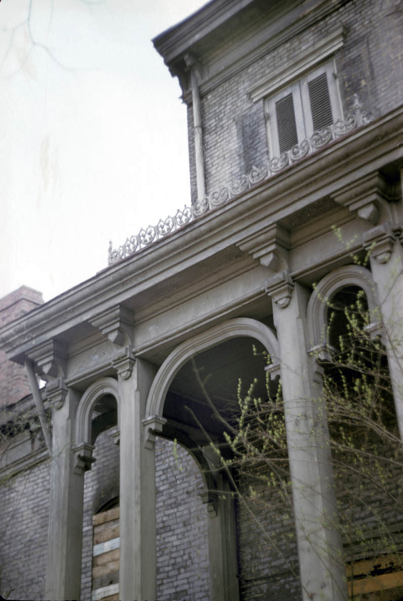 The porch of Lynnlawn mansion in Nashville, Tennessee, 1959