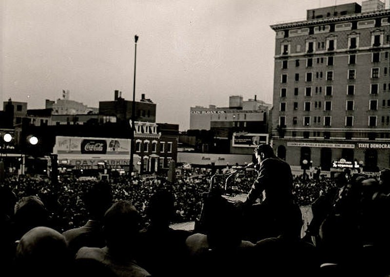 Richard Nixon visits Nashville during campaign, 1952