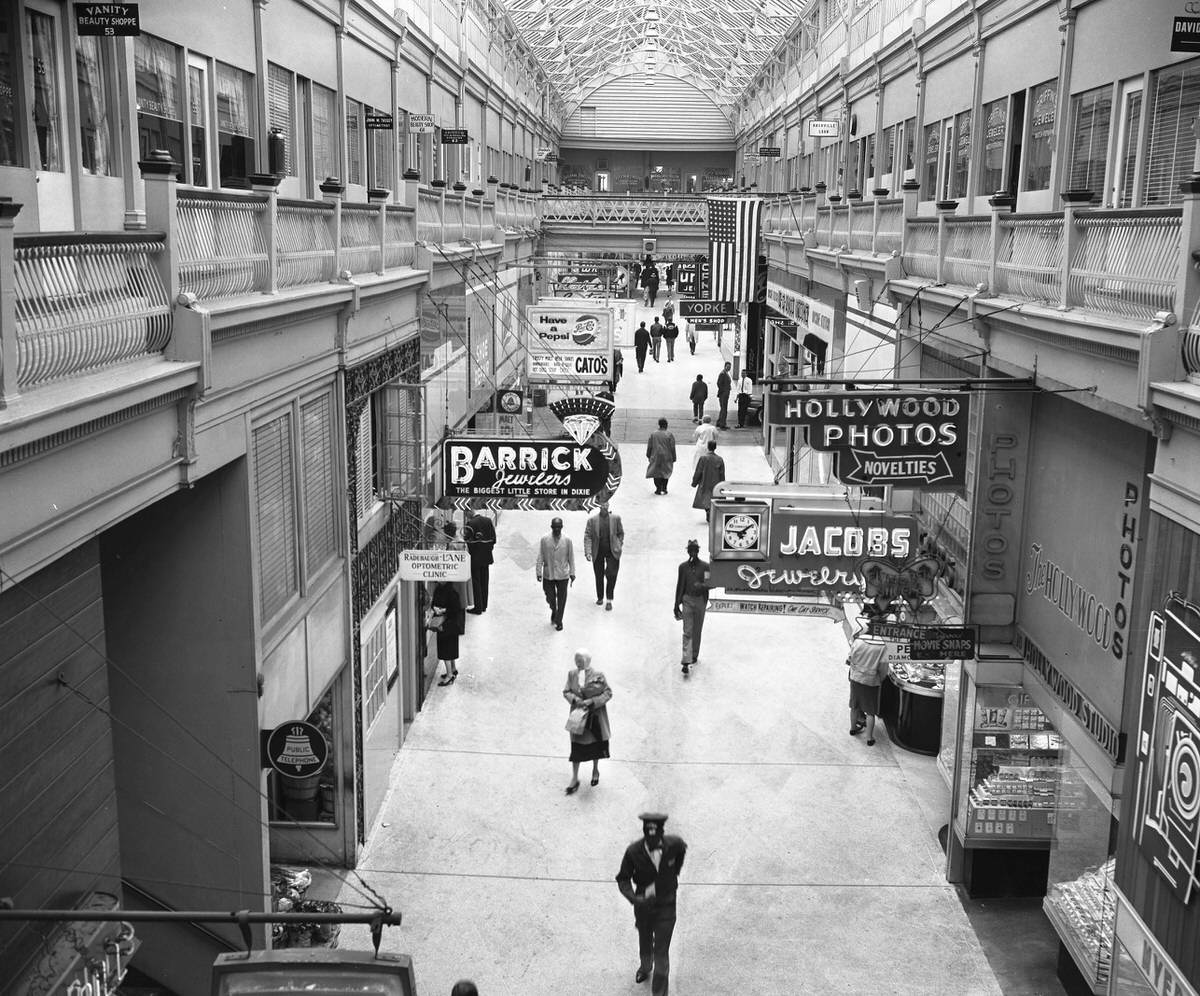 Arcade Building wins the City Beautiful Award, Nashville, Tennessee, 1962