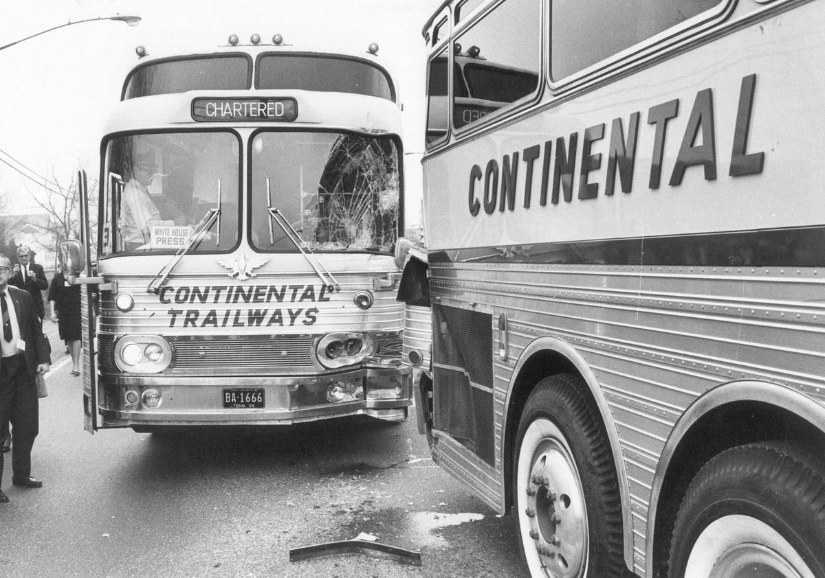 Buses carrying White House Press Corps, 1967