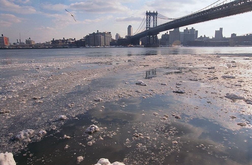 Snow in East River