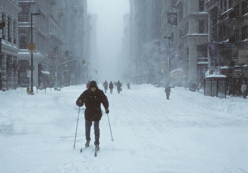 Fifth Avenue and 21st Street, 1996