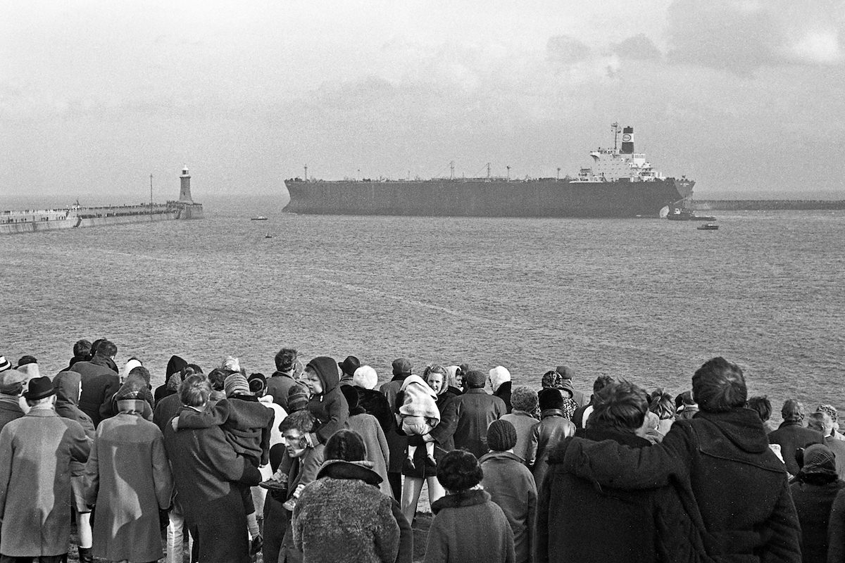 The crowds are out in force at Tynemouth to see the departure of the ‘Esso Northumbria’ on 9th February 1970, the first of the ‘supertankers’ to be built on the Tyne
