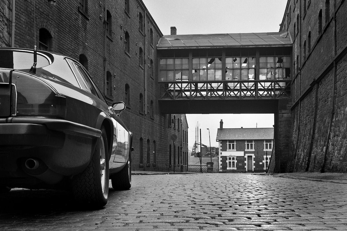 Pottery Lane, Newcastle, looking towards the end of the old Redheugh Bridge (to the left) in 1978