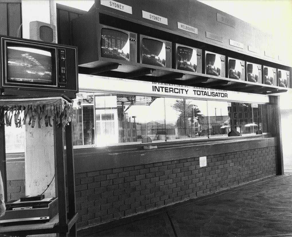 The new Intercity Tetalisater installed at Broadmeadow Racecourse by the Newcastle Jockey Club. June 26, 1979.