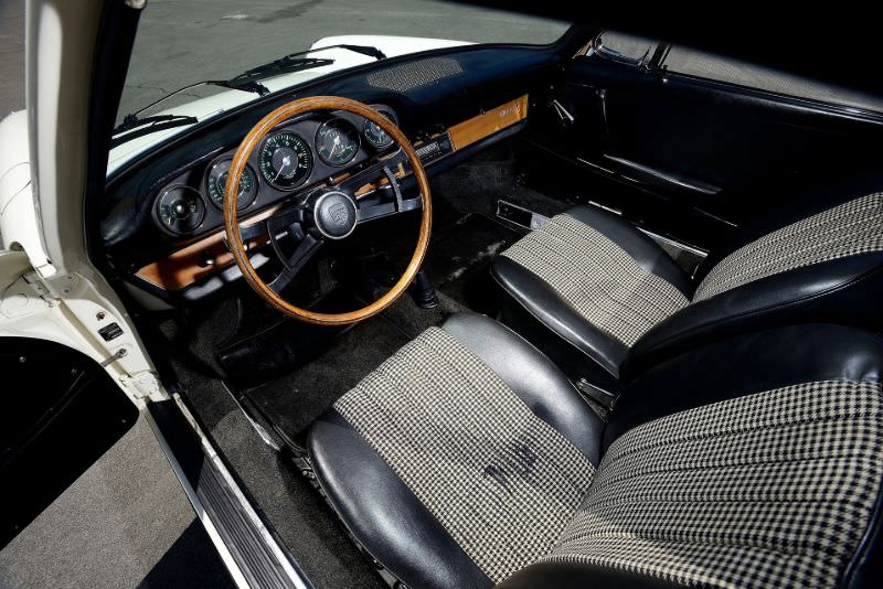 Stunning Photos of the 1966 Porsche 911 Luxury Sports Car