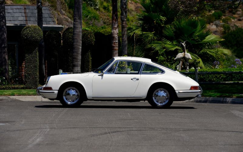 Stunning Photos of the 1966 Porsche 911 Luxury Sports Car