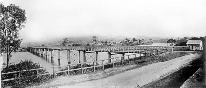 First permanent Victoria Bridge across the Brisbane River, 1877