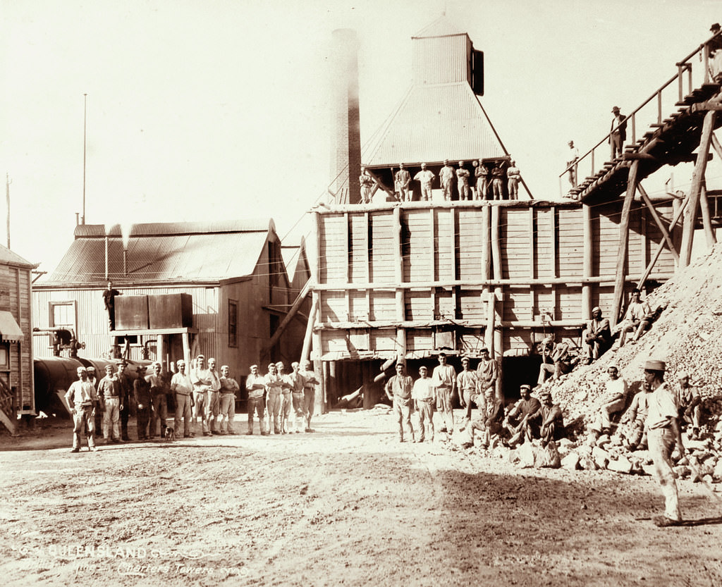 Gathered miners at Brilliant Mine, Charters Towers