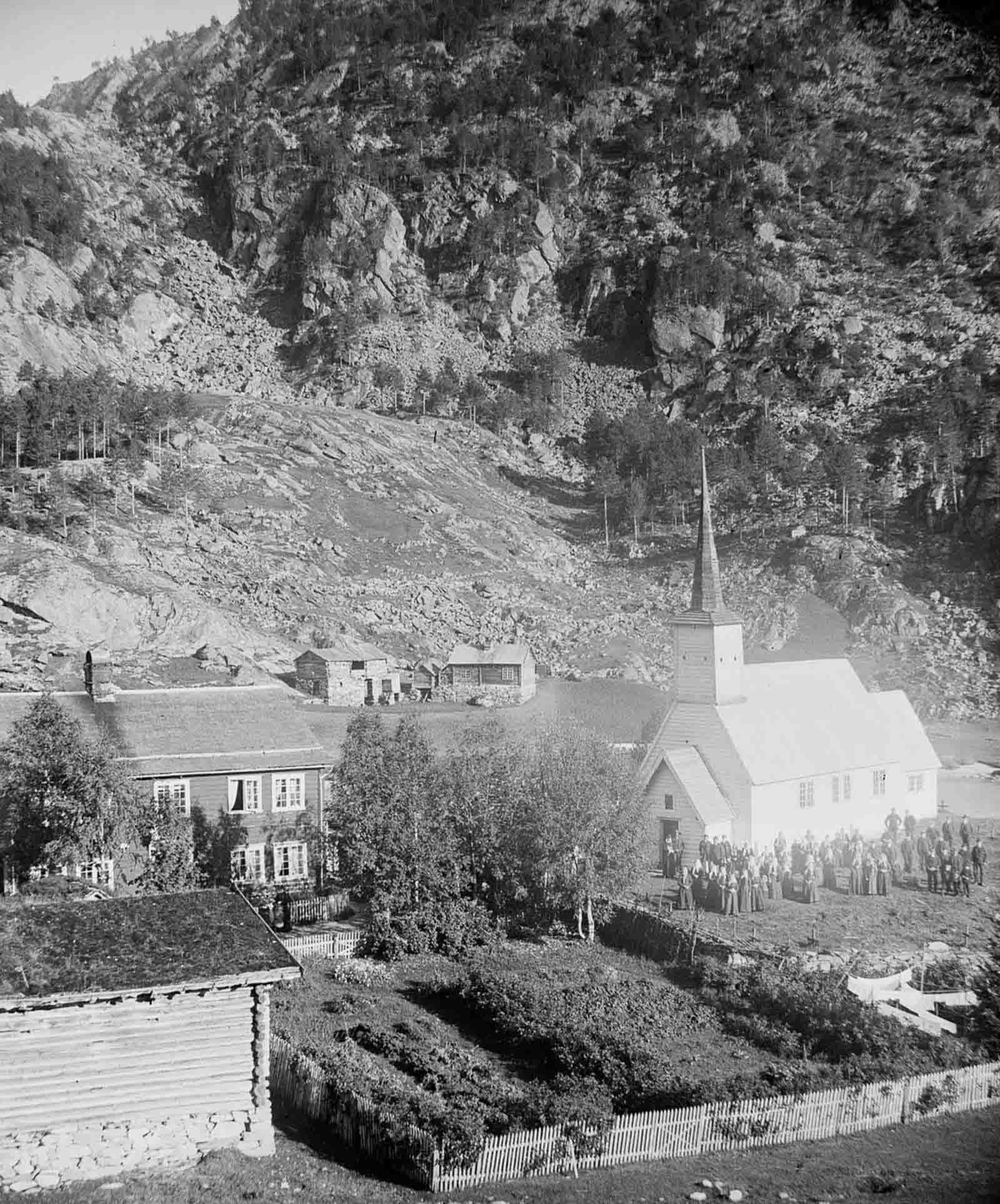 Jostedal church and rectory.