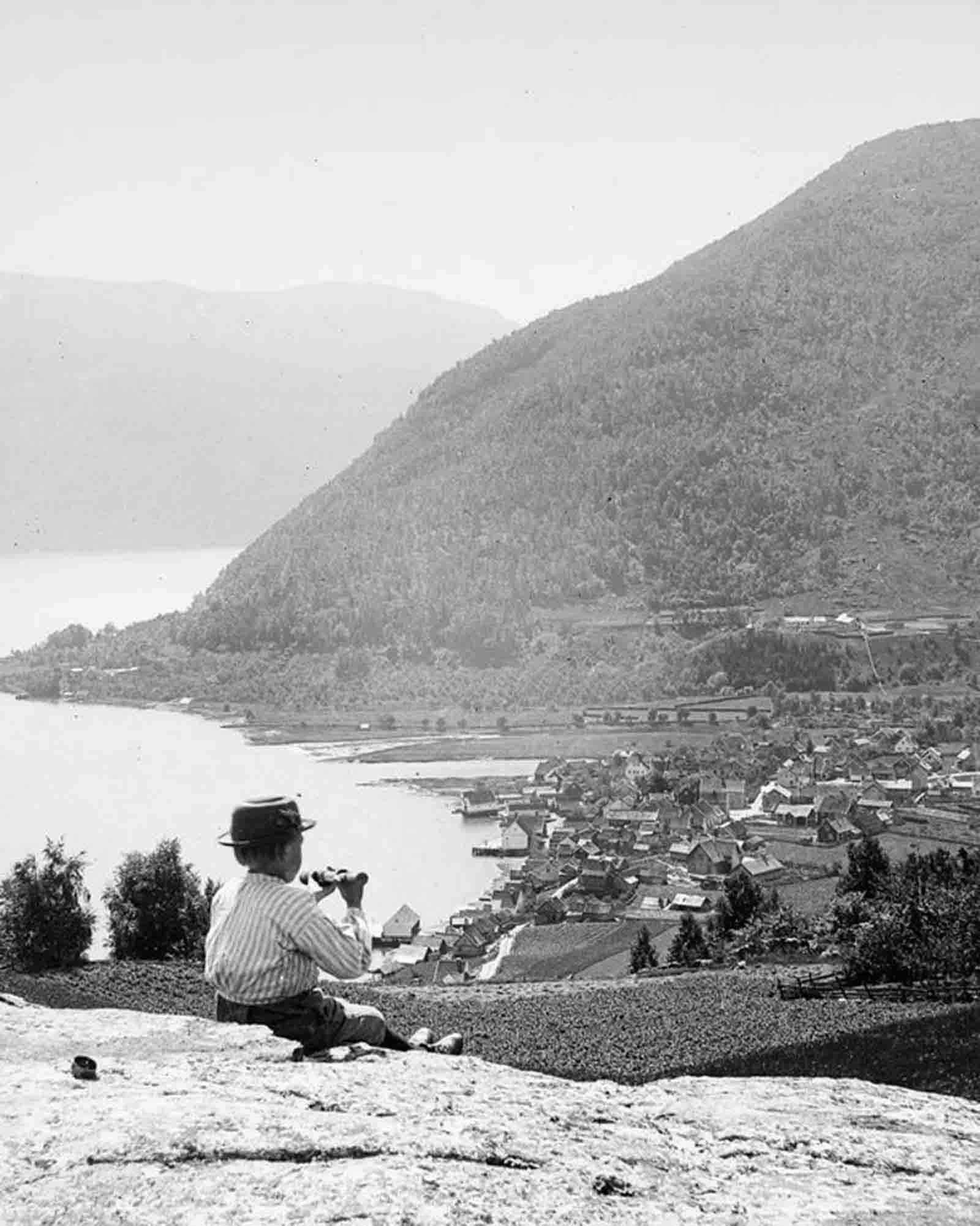 The Rural Life of Norway in the 1900s Through Stunning Photos of Nils Olsson Reppen