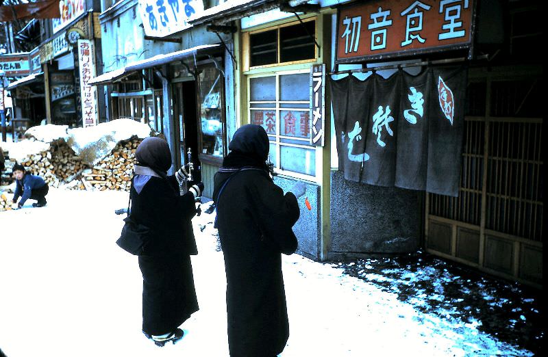 Buddhist nuns at Noboribetsu