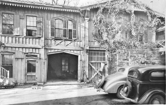 Stables behind John Herman Kampmann House, 311 Nacogdoches (later Bonham) Street, San Antonio, Texas, 1936