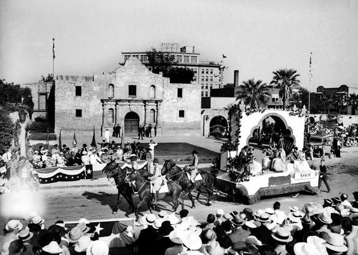 Jefferson High School float at 1937 Battle of Flowers Parade, 1937