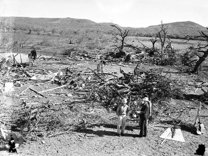 Remains of Q.C. Hodges homestead at Pipe Creek, 1939