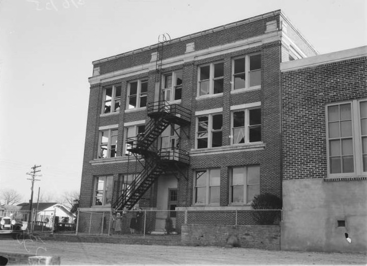 The fire escapes at Brackenridge High School, 1935