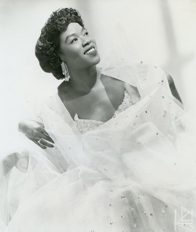 Sarah Vaughan: Life Story and Beautiful Photos of One of the Most Wondrous Voices of the 20th Century