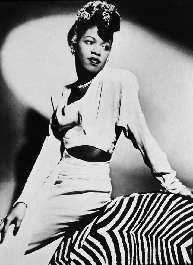 Sarah Vaughan: Life Story and Beautiful Photos of One of the Most Wondrous Voices of the 20th Century