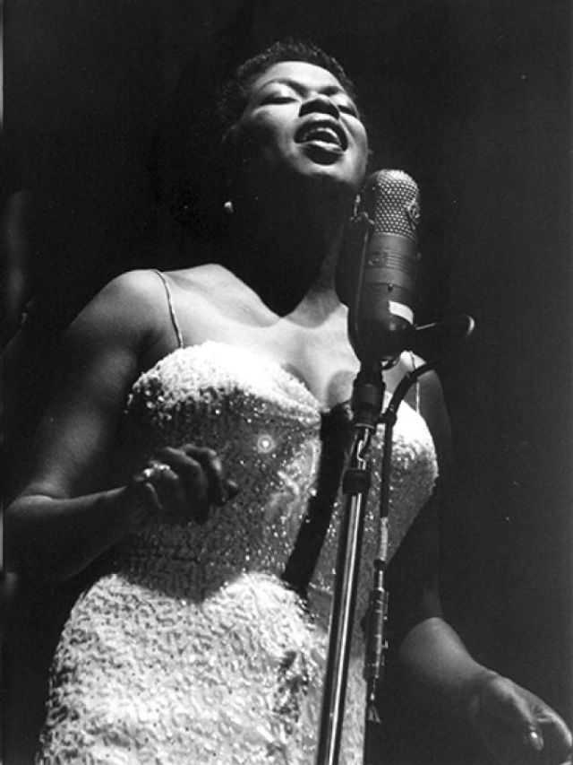 Sarah Vaughan: Life Story and Beautiful Photos of One of the Most Wondrous Voices of the 20th Century