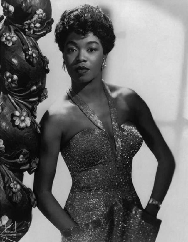 Sarah Vaughan: Life Story and Beautiful Photos of One of the Most Wondrous Voices of the 20th Century
