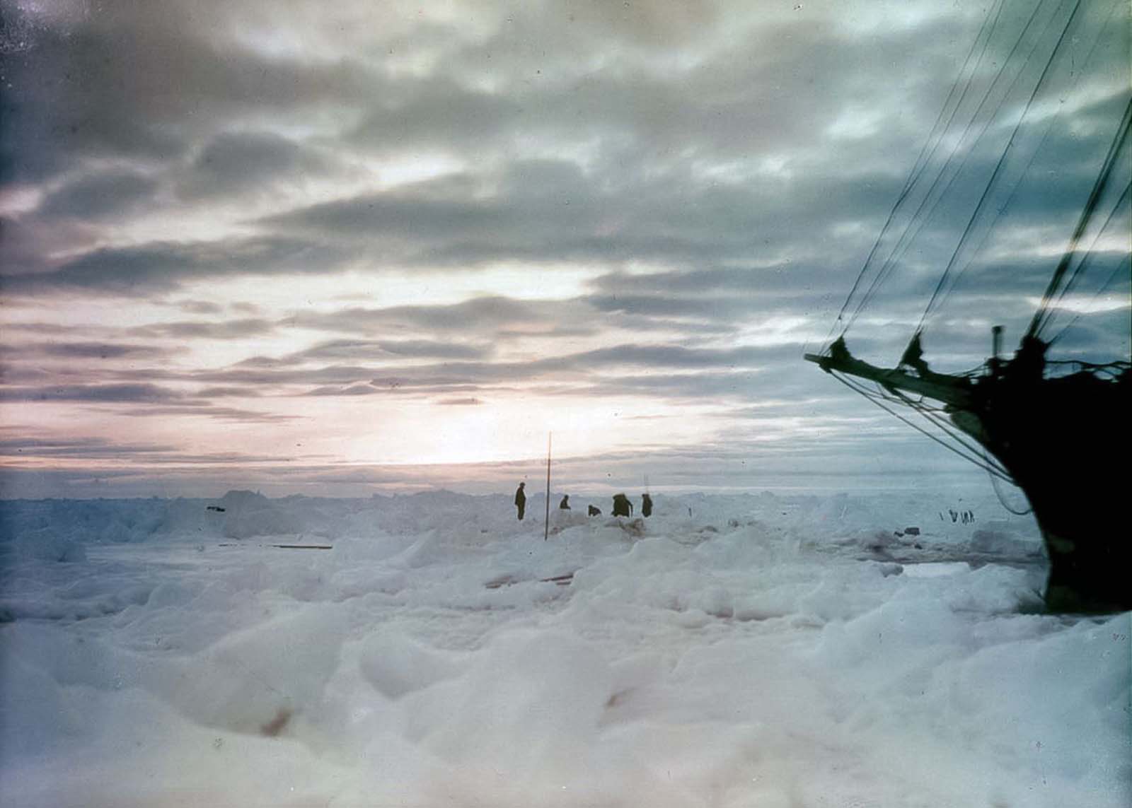 Stunning Historical Photos of Shackleton's Expedition to Antarctica, 1914-1917