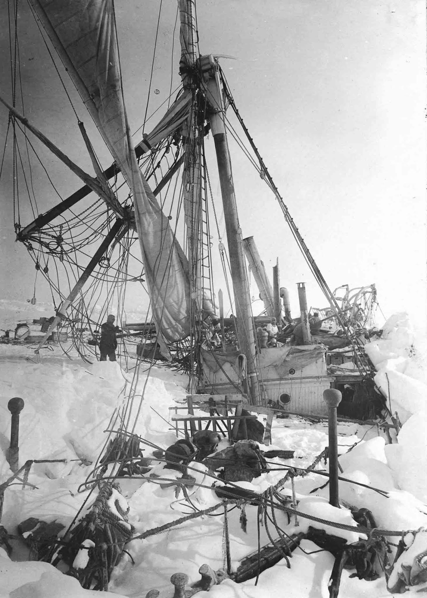 Stunning Historical Photos of Shackleton's Expedition to Antarctica, 1914-1917