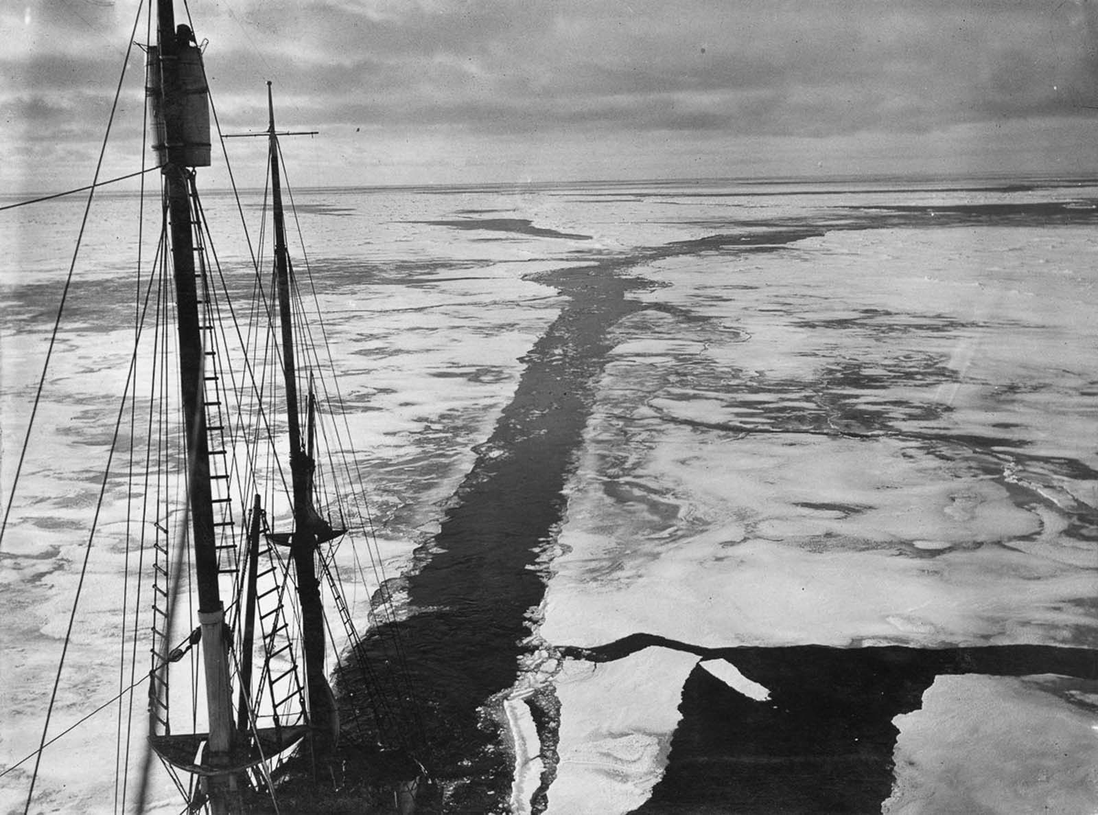 The wake of Endurance as she pushes through the ice of the Weddell Sea.