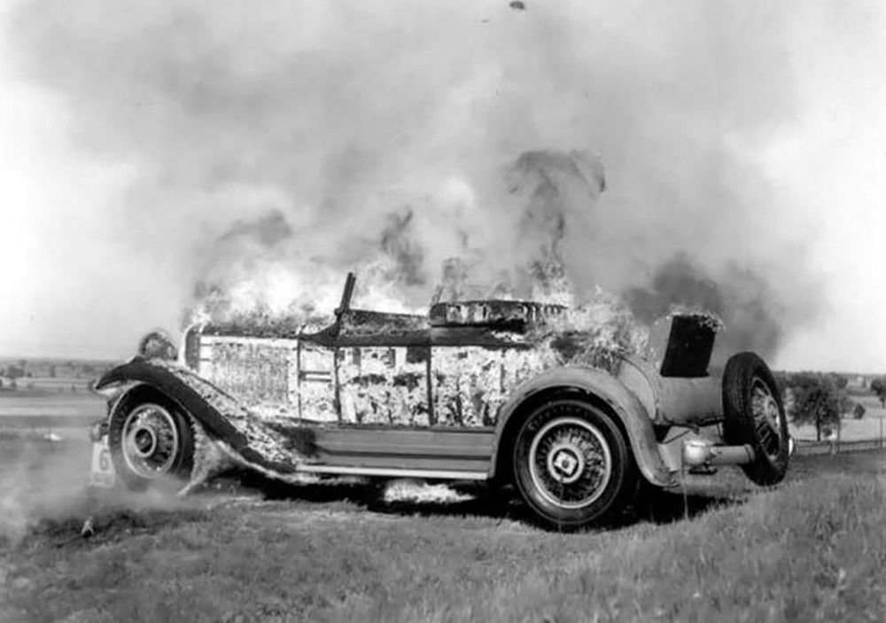 The World's Biggest Car: Stunning Historical Photos of Studebaker's Giant 1931 President Roadster