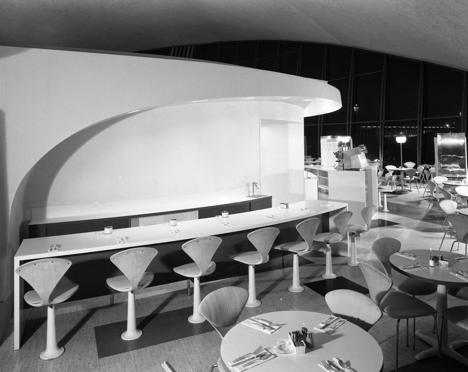 Stunning Vintage Photos of TWA flight Centre, New York City, 1962