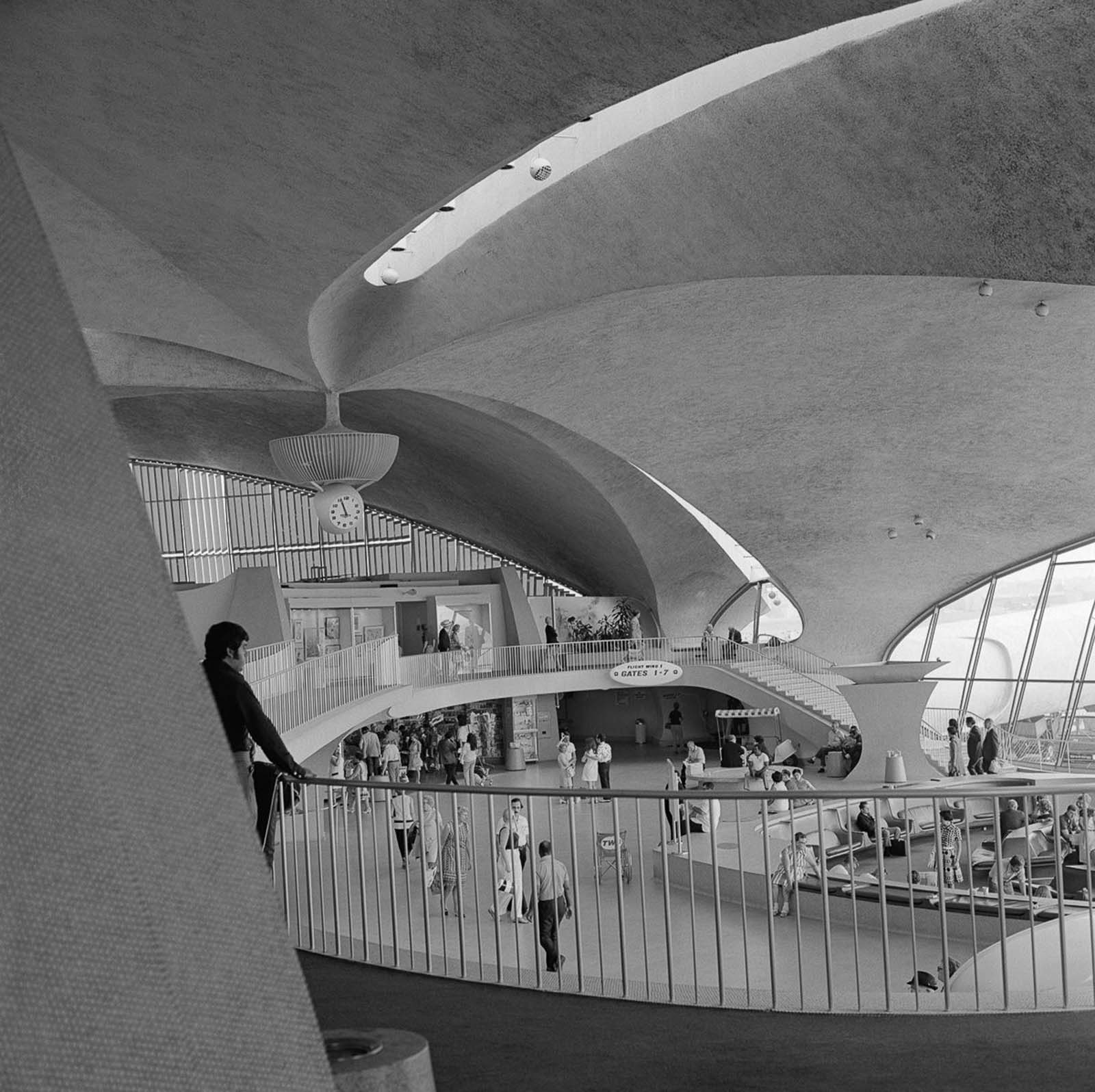 Stunning Vintage Photos of TWA flight Centre, New York City, 1962