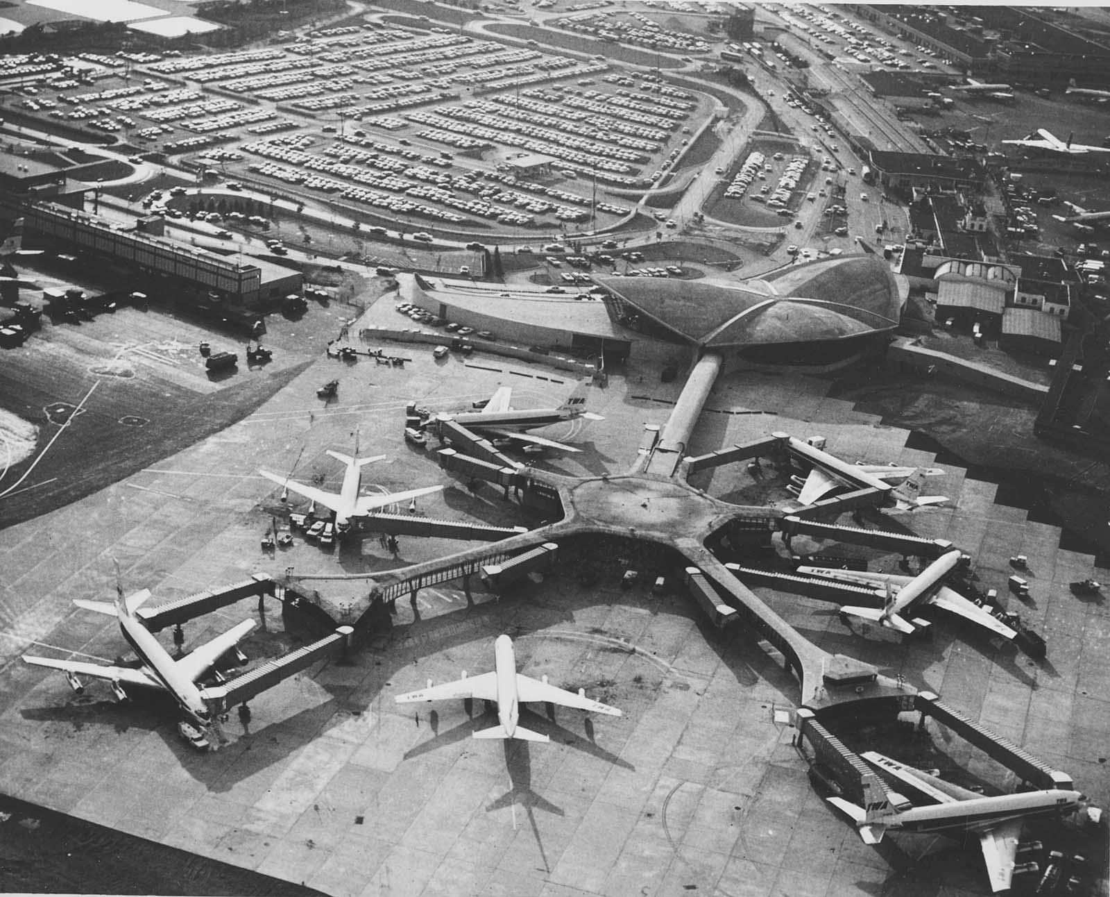 Stunning Vintage Photos of TWA flight Centre, New York City, 1962