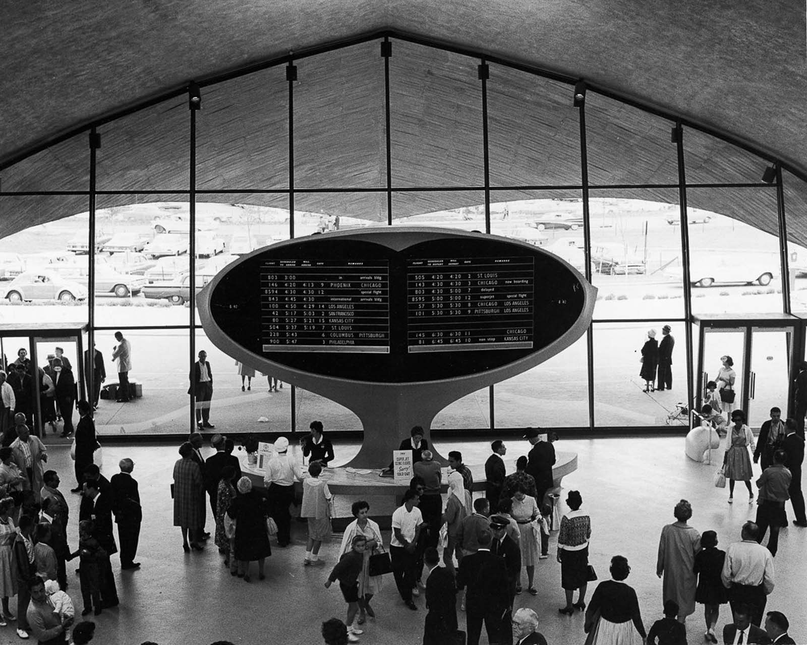 Stunning Vintage Photos of TWA flight Centre, New York City, 1962