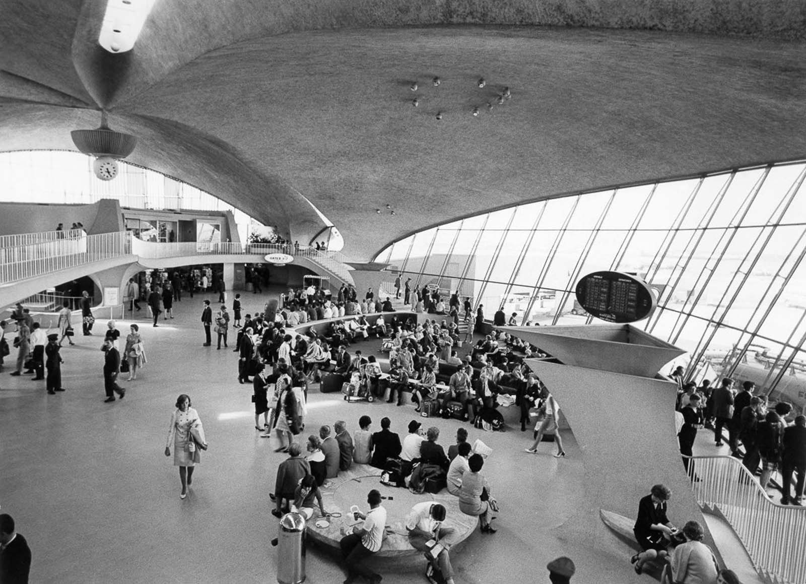 Stunning Vintage Photos of TWA flight Centre, New York City, 1962