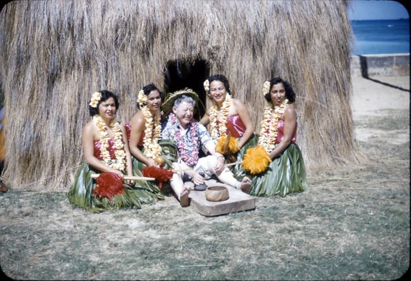 Gorgeous Photos of Women in Hula Dance Outfits from the 1940s