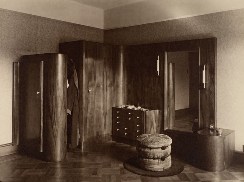 House interior, 1930s