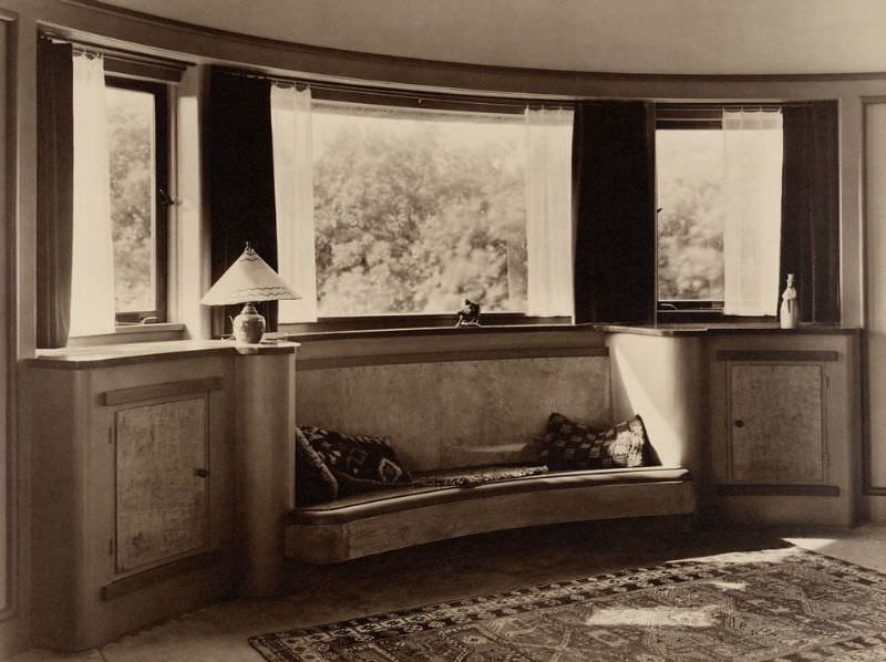 House interior, 1930s