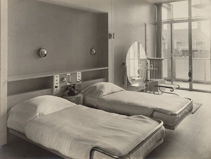 Van der Leeuw house interior, Kralingse Plaslaan, Rotterdam, 1930s