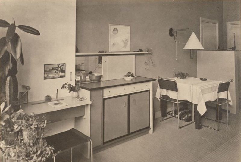 House to let interior, 1931