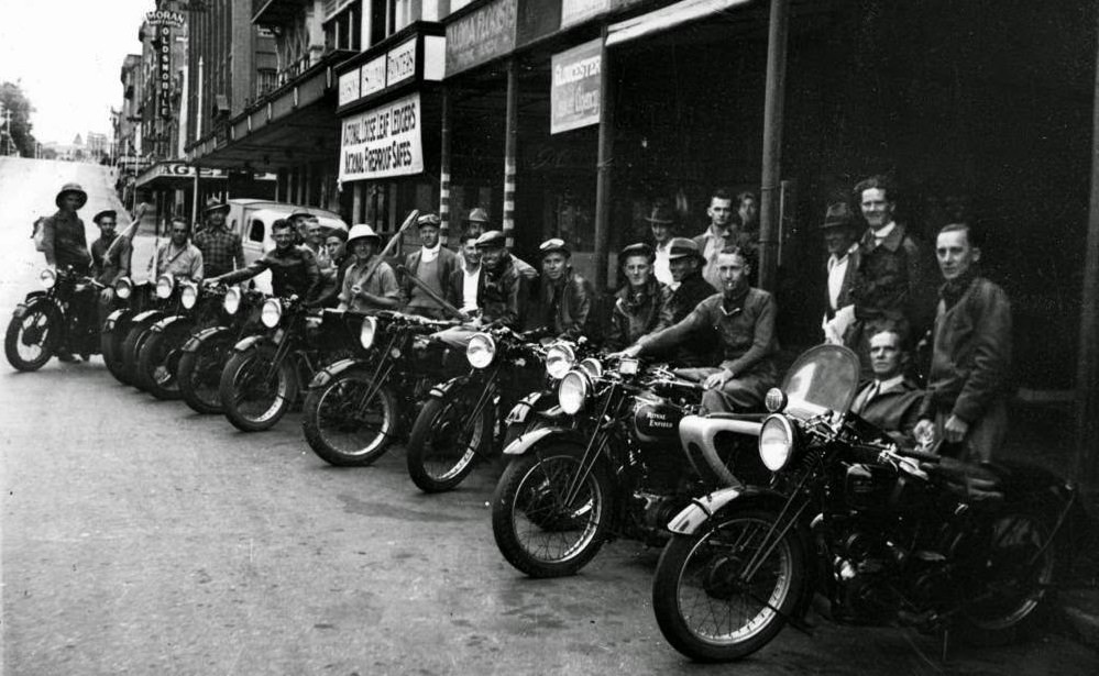 Stunning Historical Photos of Motorcyclists in Queensland in the Early 20th Century