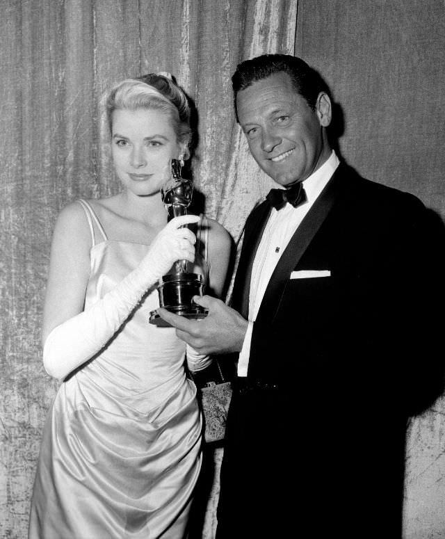 Stunning Photos of Grace Kelly after Winning an Oscar at the 27th Annual Academy Awards, 1955